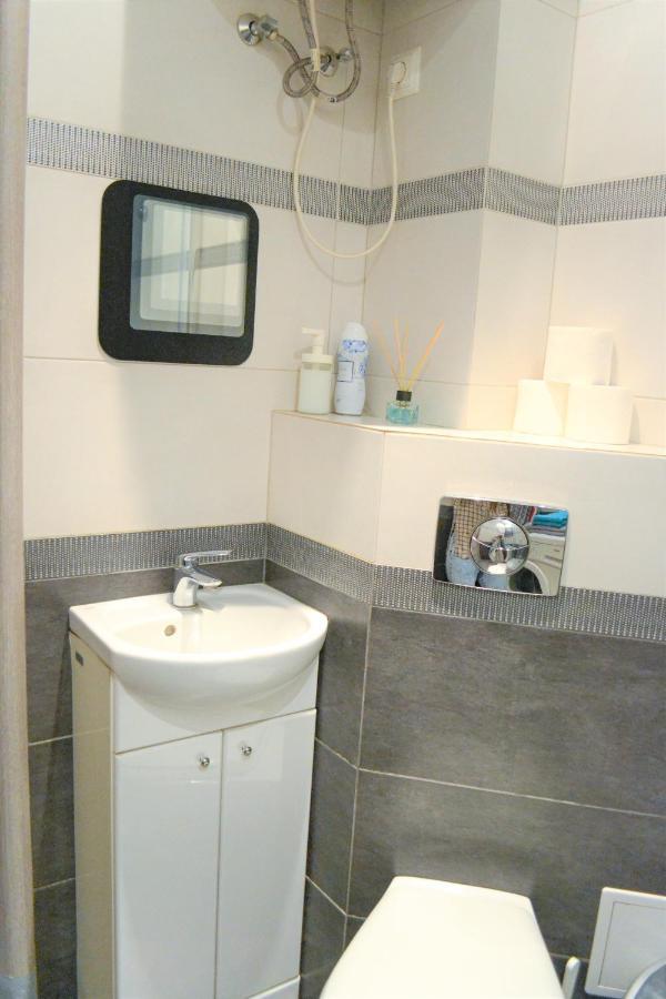 One-Room Apartment On Ogarna St In The Old Town Danzica Esterno foto